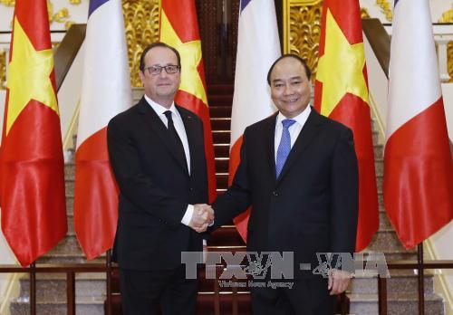 Thủ tướng Chính phủ Nguyễn Xuân Phúc hội kiến Tổng thống Pháp