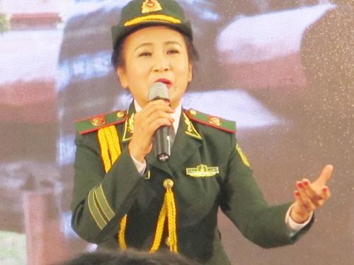 Đại tá, NSND Vi Hoa tri ân đồng đội bằng âm nhạc
