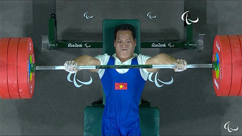 Cảm hứng Hoàng Xuân Vinh giúp Lê Văn Công lập kỳ tích 