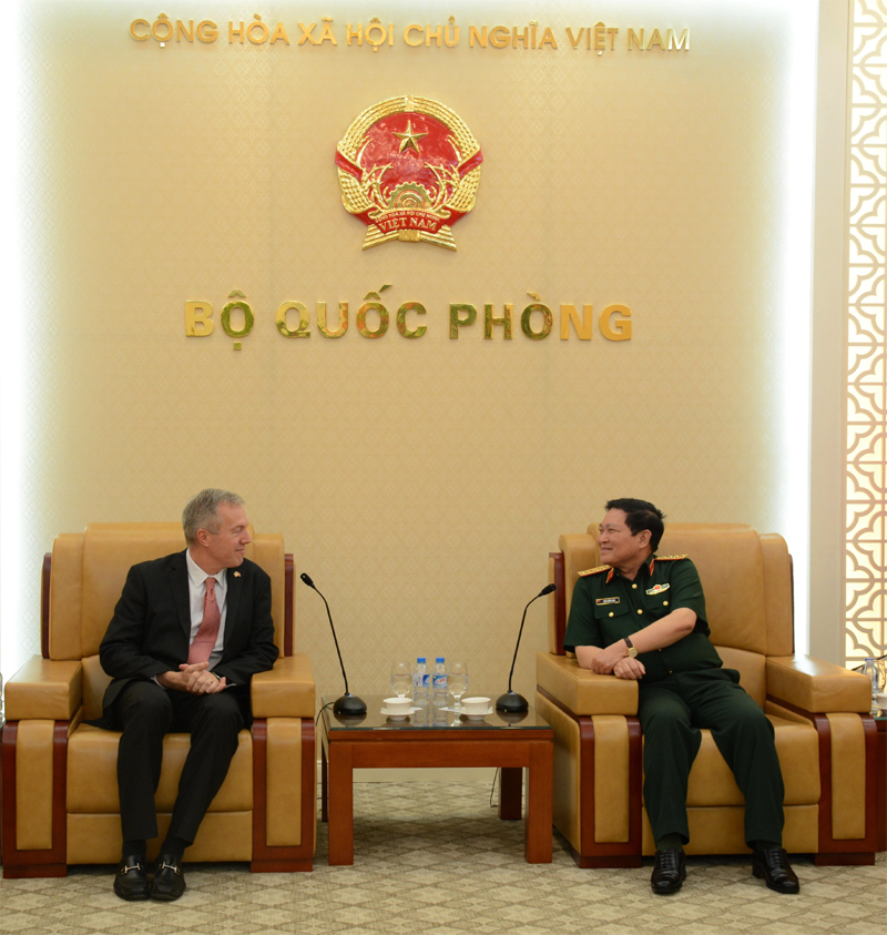 Bộ trưởng Bộ Quốc phòng Ngô Xuân Lịch tiếp Đại sứ Hoa Kỳ
