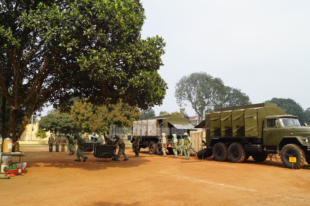 Thực hành huấn luyện sử dụng trạm tiêu độc AGV-3U.