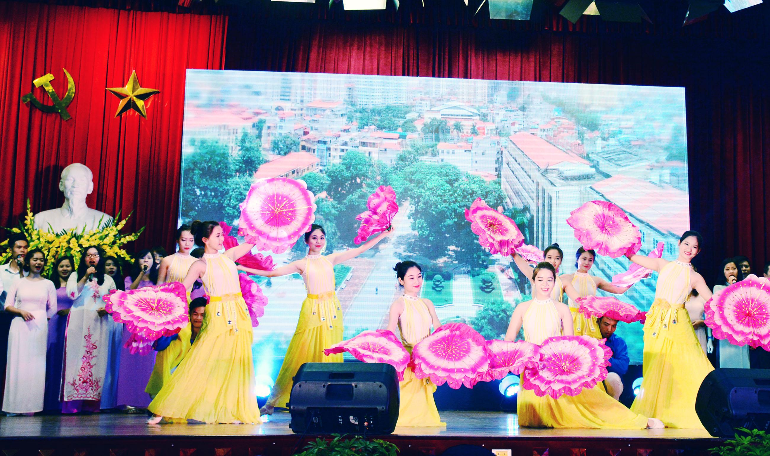 Học viện Báo chí và Tuyên truyền khai giảng năm học mới 2016-2017