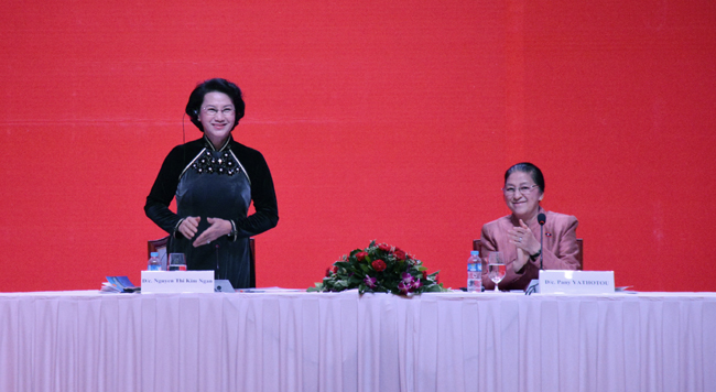 Quốc hội Việt Nam và Quốc hội Lào tổ chức hội thảo chia sẻ kinh nghiệm quản lý nợ công