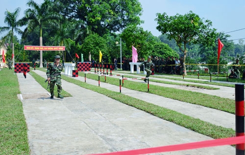 Các vận động viên nhanh chóng cơ động về đích.