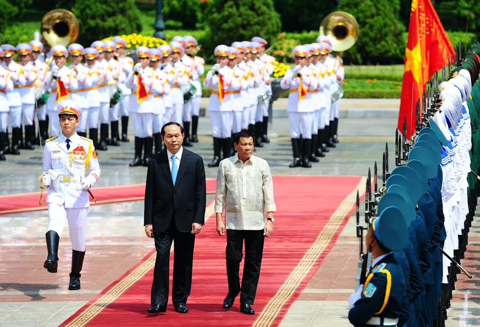Chủ tịch nước Trần Đại Quang đón, hội đàm với Tổng thống Phi-líp-pin Rô-đờ-ri-gô Roa Đu-tơ-tê