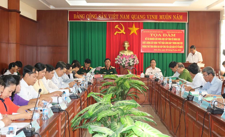 Tọa đàm khoa học Nâng cao chất lượng xây dựng “thế trận lòng dân” trong khu vực phòng thủ
