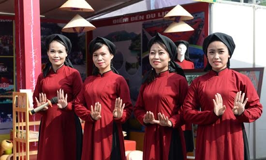 Hát Xoan đến từ tỉnh Phú Thọ.