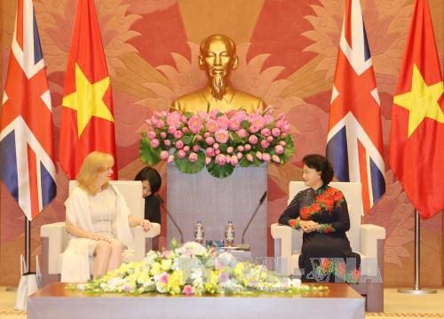 Chủ tịch Quốc hội Nguyễn Thị Kim Ngân tiếp Phó chủ tịch Hạ viện Anh Eleanor Laing 
