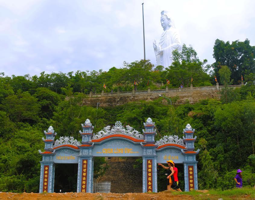 Tham quan “cõi Phật giữa chốn trần gian”
