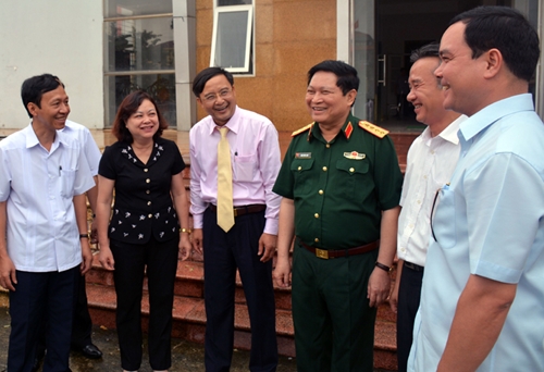 Đại tướng Ngô Xuân Lịch tiếp xúc cử tri tại tỉnh Hà Nam: Giữ vững môi trường hòa bình để phát triển