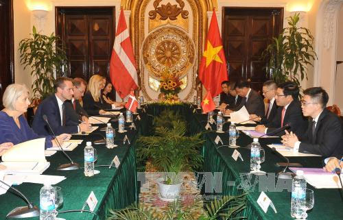 Phó thủ tướng, Bộ trưởng Ngoại giao Phạm Bình Minh hội đàm với Bộ trưởng Ngoại giao Đan Mạch