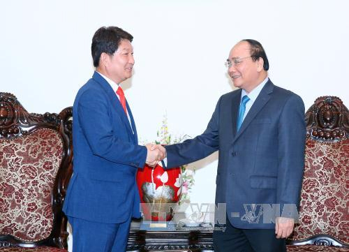 Thủ tướng Nguyễn Xuân Phúc tiếp Thị trưởng thành phố Daegu, Hàn Quốc 
