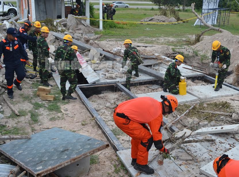 Triển khai tìm kiếm nạn nhân.