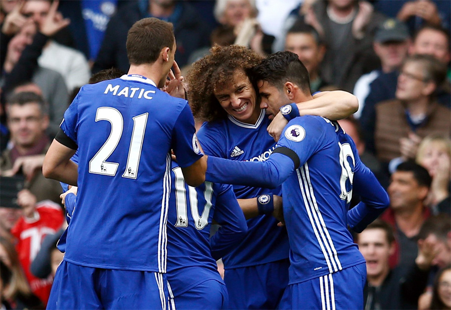 Chelsea hạ gục ĐKVĐ Leicester City 