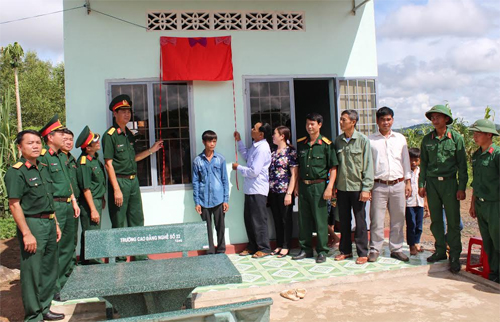 Đắk Lắk: Trao nhà 