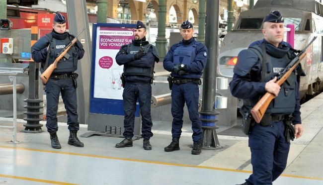 Vũ khí mới trong cuộc chiến chống khủng bố của nước Pháp