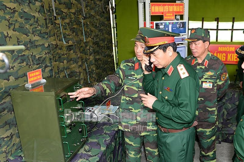 Mô hình máy trinh sát gây nhiễu bằng kỹ thuật số của Quân khu 2.