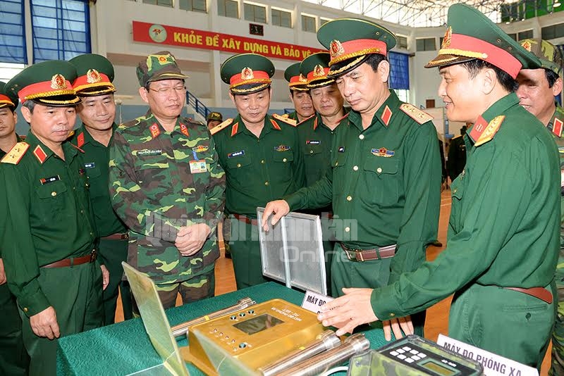 Sản phẩm Máy đo phóng xạ của Binh chủng Hóa học được nghiên cứu và chế tạo thành công với giá trị chỉ bằng 1/20 so với ngoại nhập.
