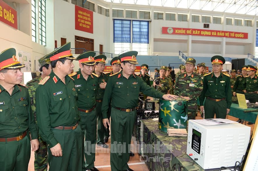Giới thiệu nồi cơm dã chiến trên xe tăng, sản phẩm của Binh chủng Tăng - Thiết giáp.
