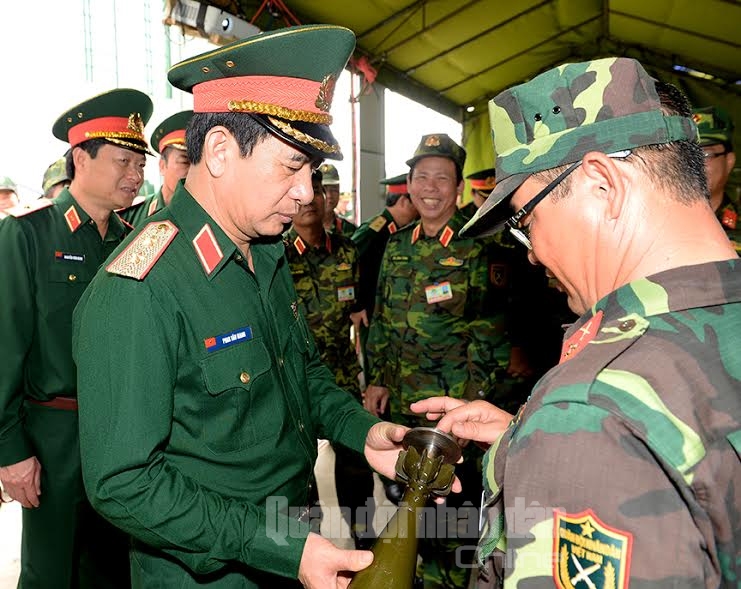 Giới thiệu mô hình đạn cối huấn luyện của Quân khu 7.