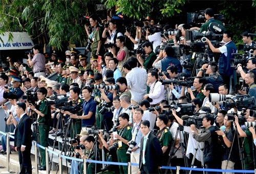 Nhận diện nguy cơ “tự diễn biến”, “tự chuyển hóa” trong lĩnh vực báo chí và một số giải pháp khắc phục 