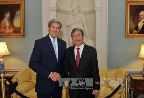 Đồng chí Đinh Thế Huynh thăm Hoa Kỳ
