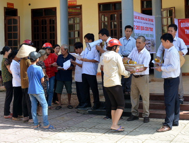 HƯỚNG VỀ MIỀN TRUNG BẰNG HÀNH ĐỘNG CỤ THỂ, THIẾT THỰC