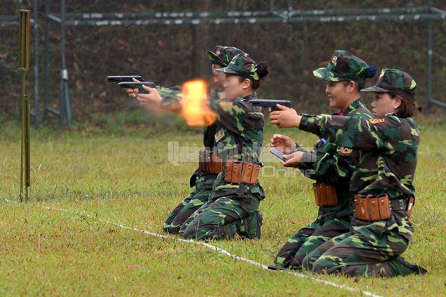 Đoàn kết hiệp đồng trong phần thi đồng đội.