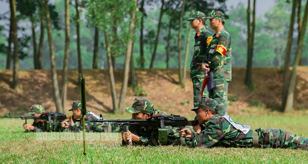 Đấu loại trực tiếp nội dung thi bắn súng đại liên PKMS.