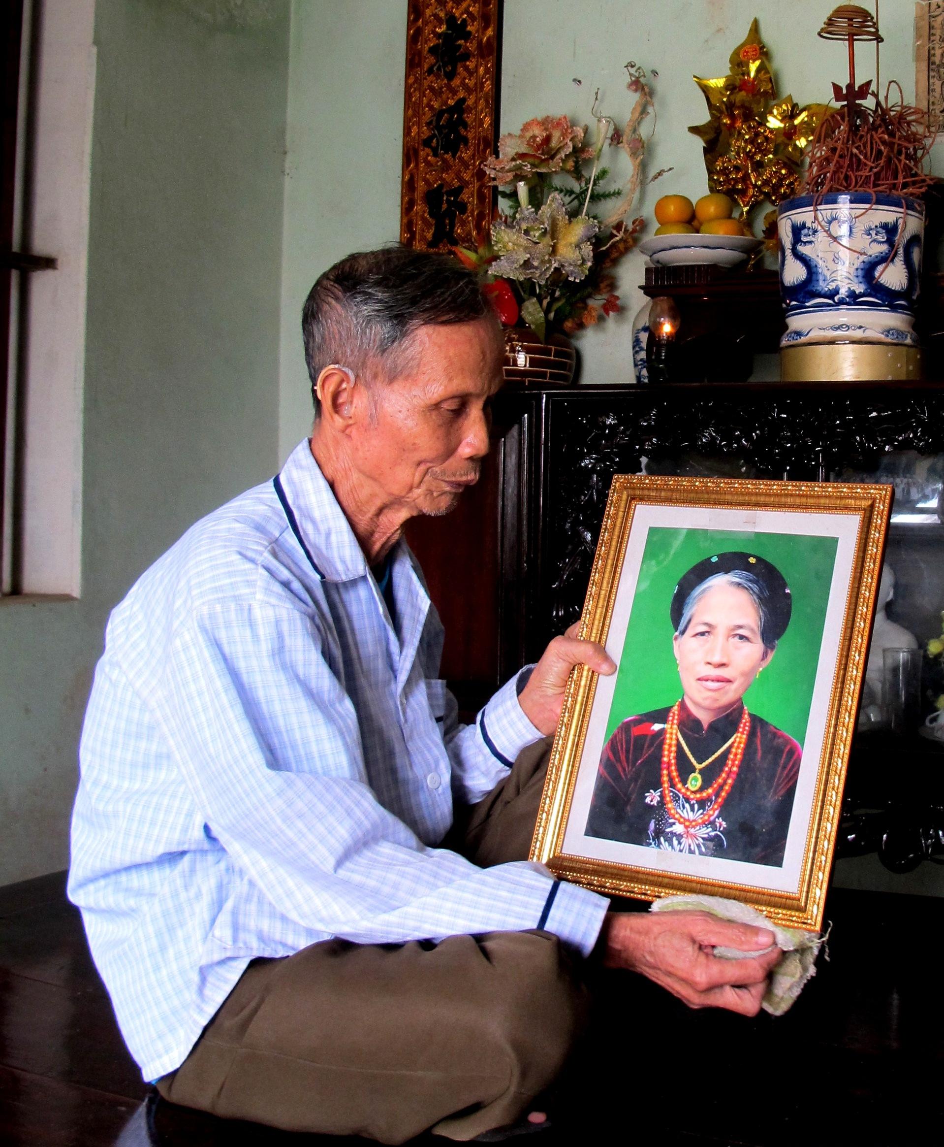 Trọn nghĩa tao khang, vẹn tình đồng chí