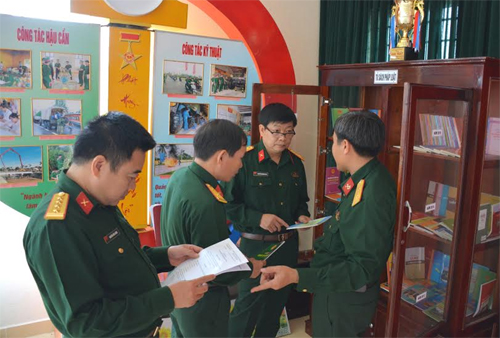 Kiểm tra công tác phổ biến giáo dục pháp luật tại Lữ đoàn Công binh 270