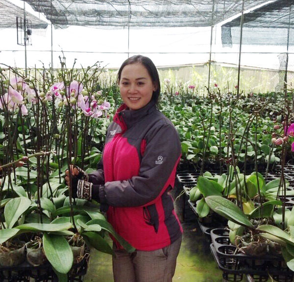 Người con gái dệt ước mơ hoa
