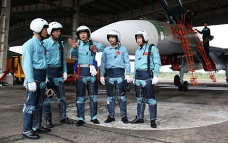 Bài 2: Phát huy truyền thống, không ngừng nâng cao chất lượng huấn luyện