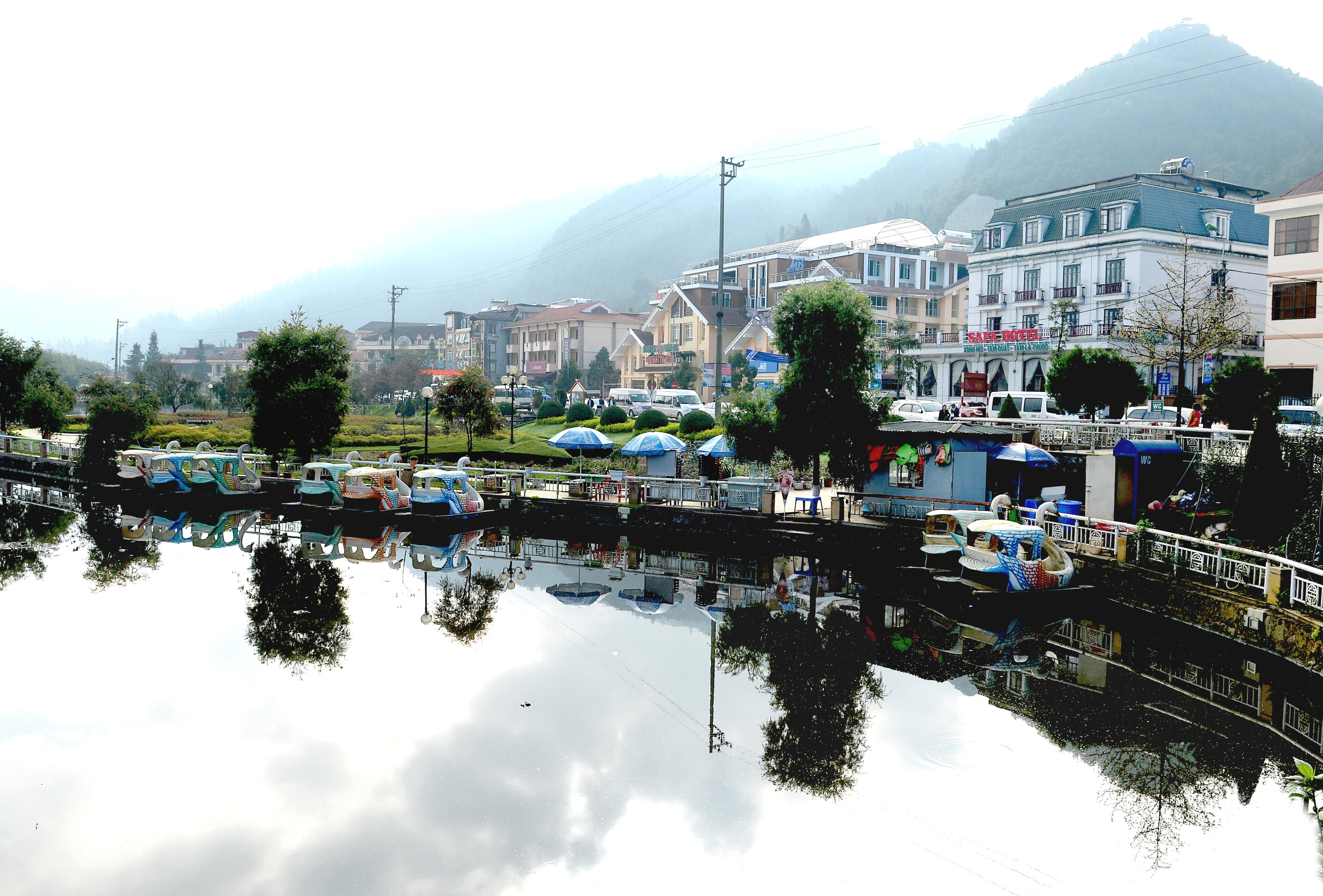 Sa Pa huyền ảo trong sương
