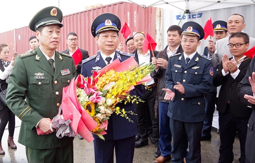Tàu Cảnh sát biển Trung Quốc thăm Việt Nam