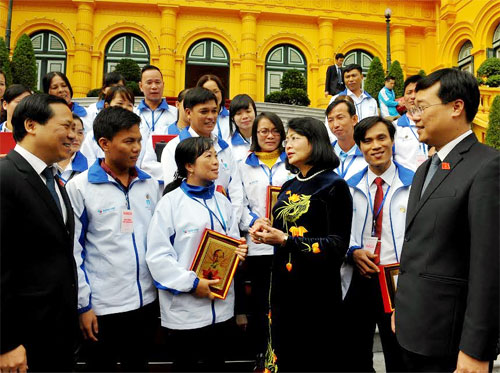 Gặp mặt Đoàn đại biểu giáo viên tiêu biểu công tác tại các huyện đảo và xã đảo
