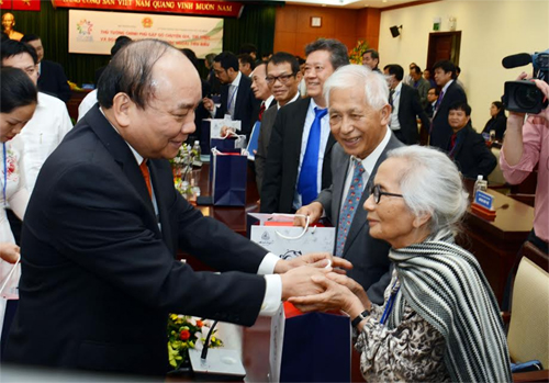 Thủ tướng Nguyễn Xuân Phúc gặp gỡ chuyên gia, trí thức, doanh nhân kiều bào tiêu biểu