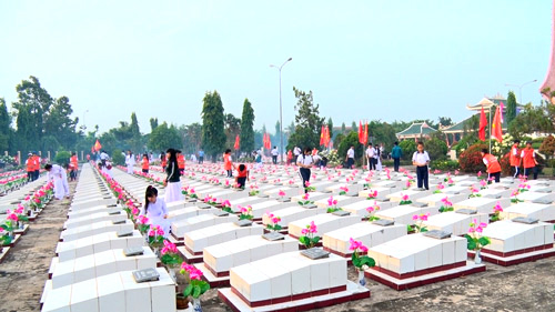 Điều gì làm khóe mi tôi ướt đẫm
