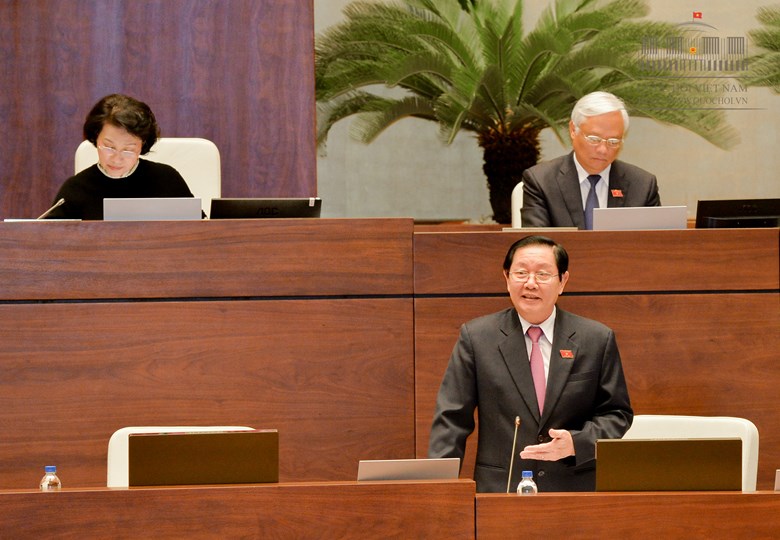 Đưa ra khỏi bộ máy những cán bộ tha hoá, biến chất