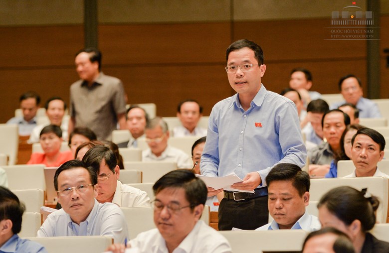 Nhiều đề nghị thu hẹp đối tượng cấp thị thực điện tử cho người nước ngoài