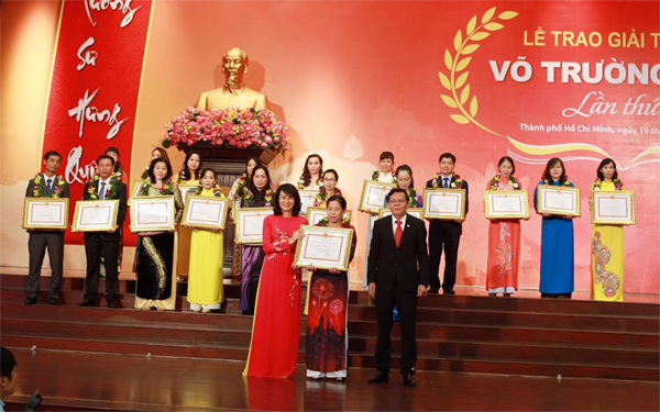 33 giáo viên, cán bộ quản lý giáo dục tiêu biểu được nhận Giải thưởng Võ Trường Toản
