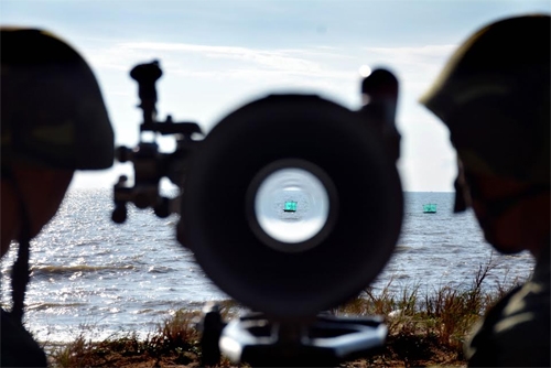 Khẩu đội SPG-9 khóa chặt mục tiêu.