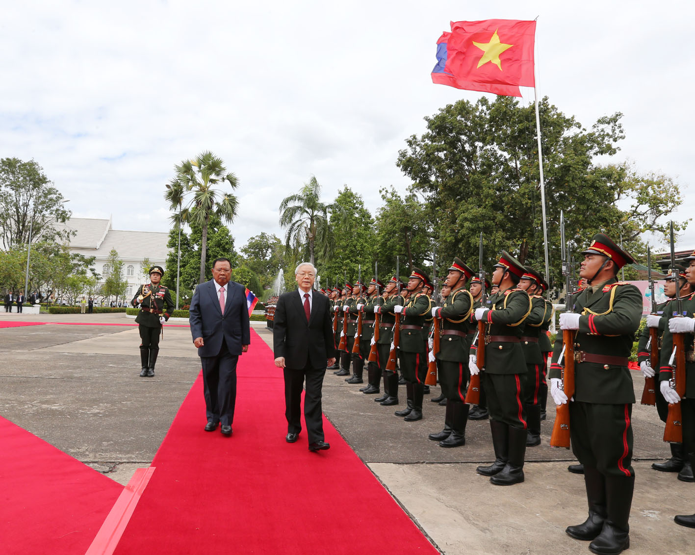 Thắm đượm tình đồng chí, anh em