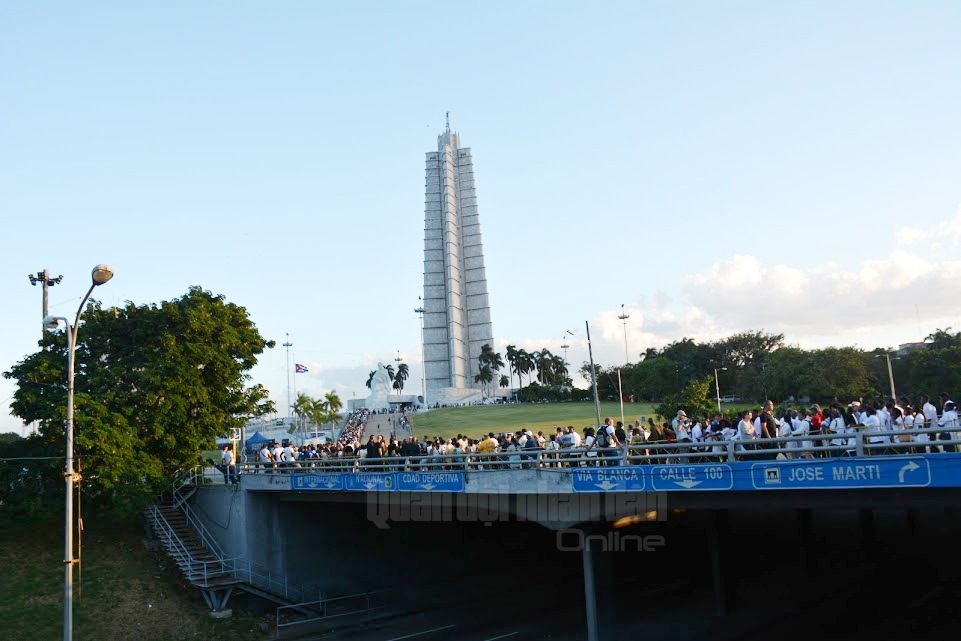 Hình ảnh Phi-đen Ca-xtơ-rô sẽ trường tồn với dân tộc Việt Nam
