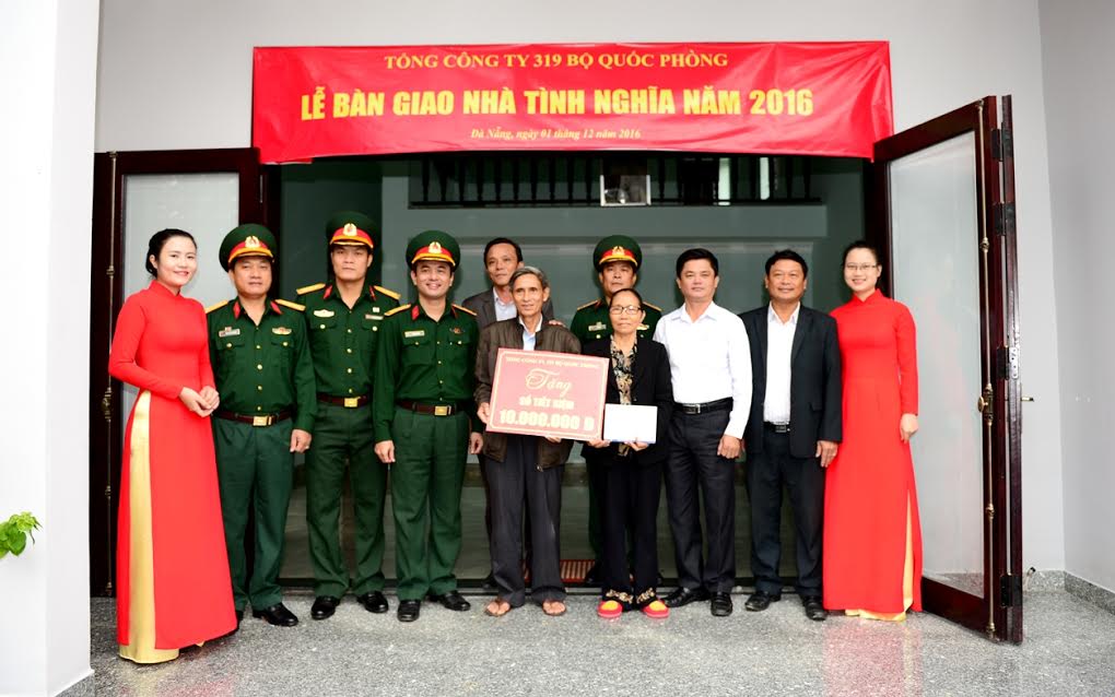 Tổng công ty 319 (Bộ Quốc phòng) trao 13 nhà tình nghĩa