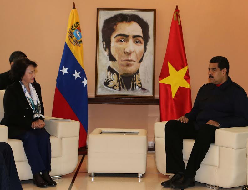 Chủ tịch Quốc hội Nguyễn Thị Kim Ngân hội kiến Tổng thống Vê-nê-xu-ê-la Ni-cô-lát Ma-đu-rô