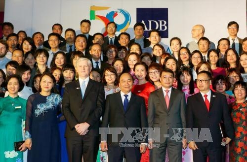 Thủ tướng Nguyễn Xuân Phúc: Nỗ lực thực hiện thành công Chiến lược đối tác quốc gia ADB - Việt Nam 2016-2020
