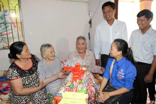 Sửa chữa điện miễn phí cho hơn 1.000 hộ dân có hoàn cảnh khó khăn