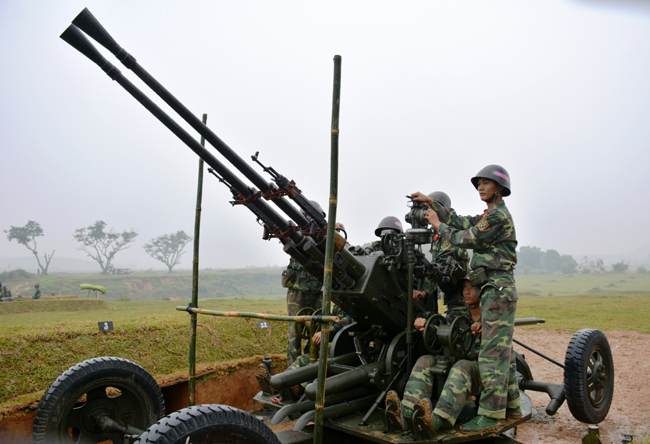 Lực lượng pháo phòng không phối thuộc tiêu diệt mục tiêu.