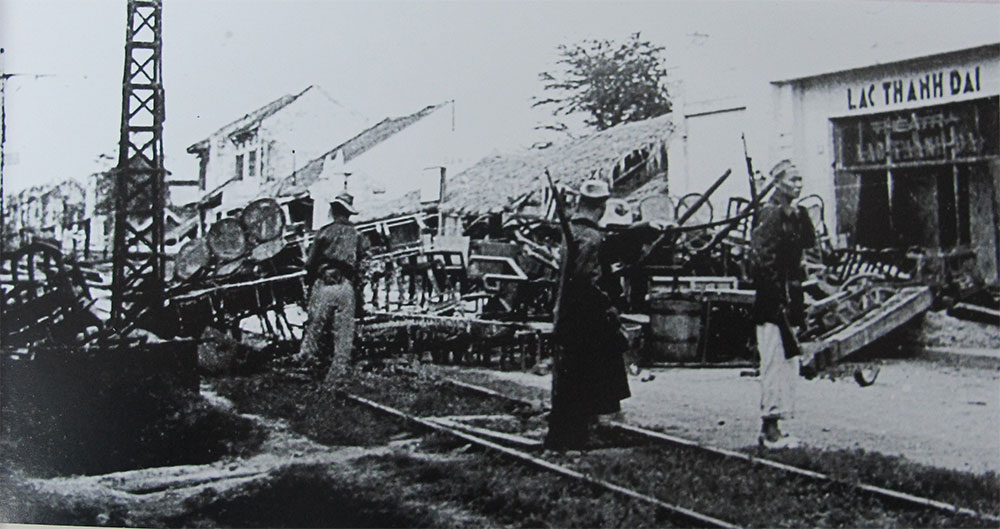 Sử dụng linh hoạt, sáng tạo mọi vũ khí đánh giặc
